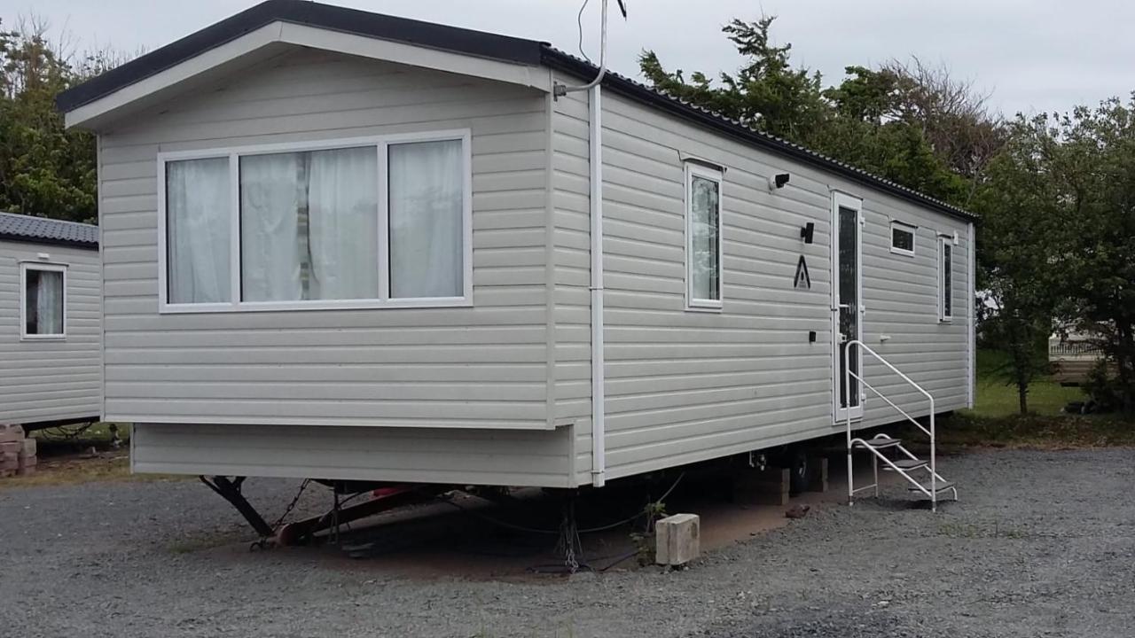 Majestic Holiday Villa Millom Esterno foto